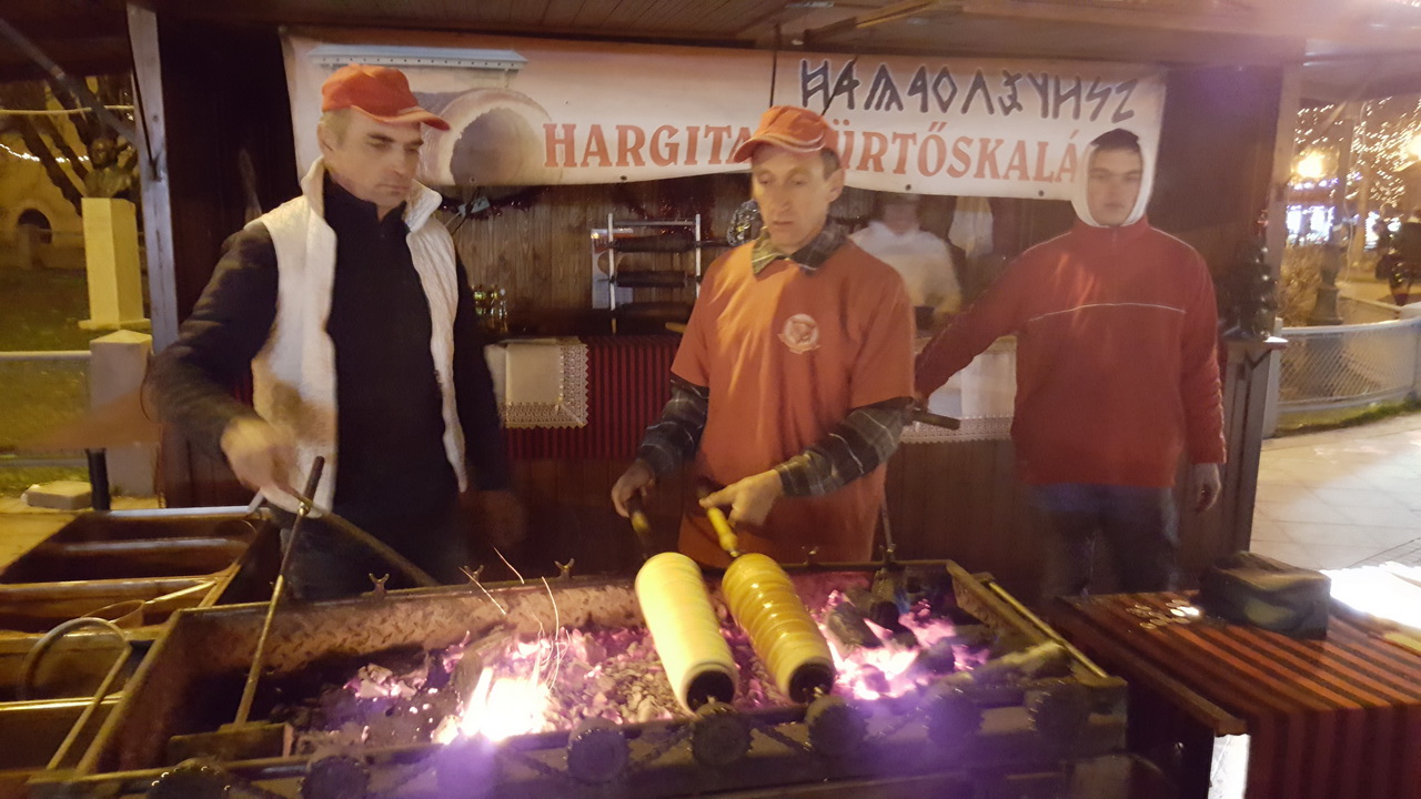 Hargitai Kürtőskalács készítők - a Háry Hotel vendégei voltak, köszönjük!
